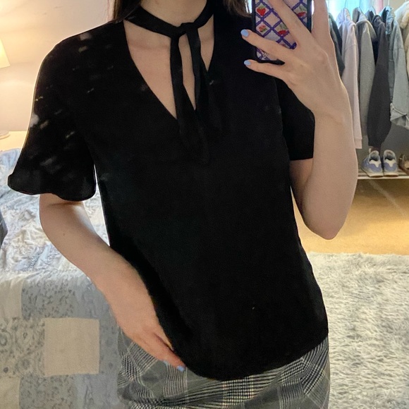 H&M Tops - ❌SOLD❌ Black Neck Tie Satin Effect Blouse